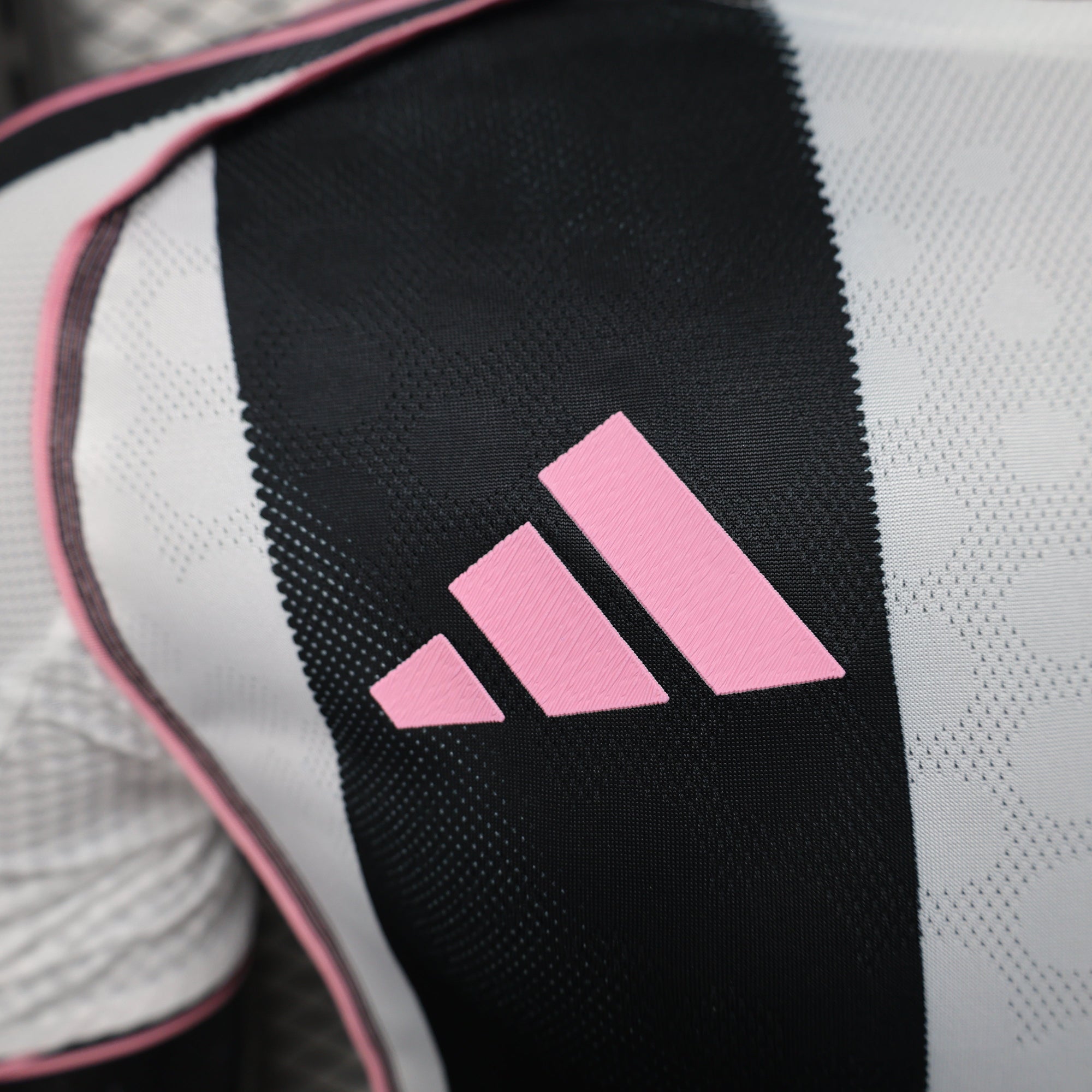 Camisa Juventus Home 25/26 Adidas - Versão jogador - Masculina