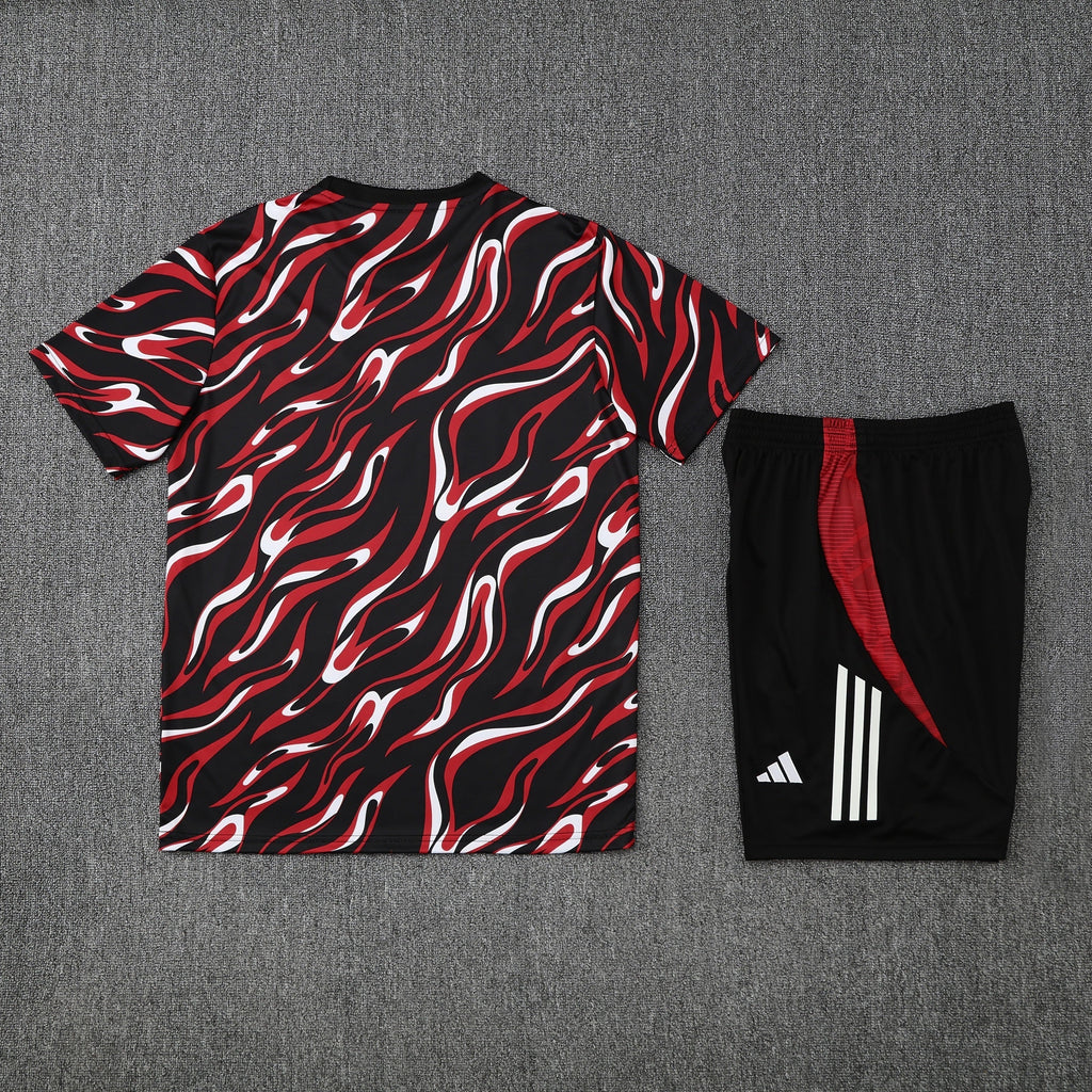Kit Treino Manchester United 25/26 Masculino - Adidas Vermelho e Preto | Design em Chamas