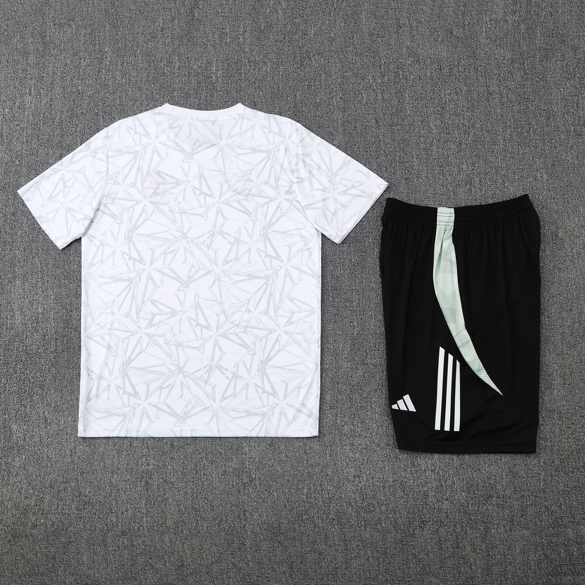 Kit Treino Real Madrid 25/26 Masculino - Adidas Branco com Preto