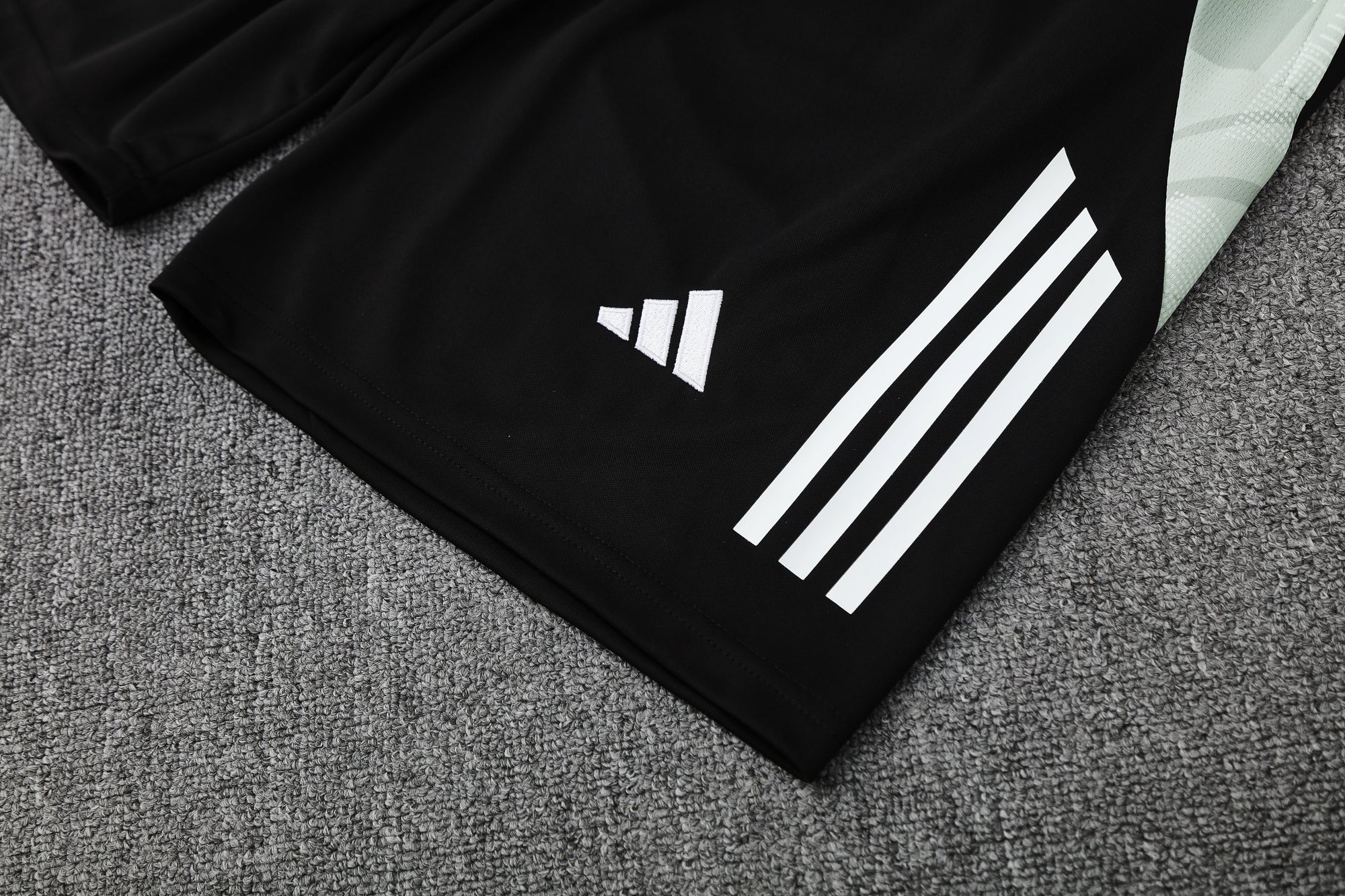 Kit Treino Real Madrid 25/26 Masculino - Adidas Branco com Preto