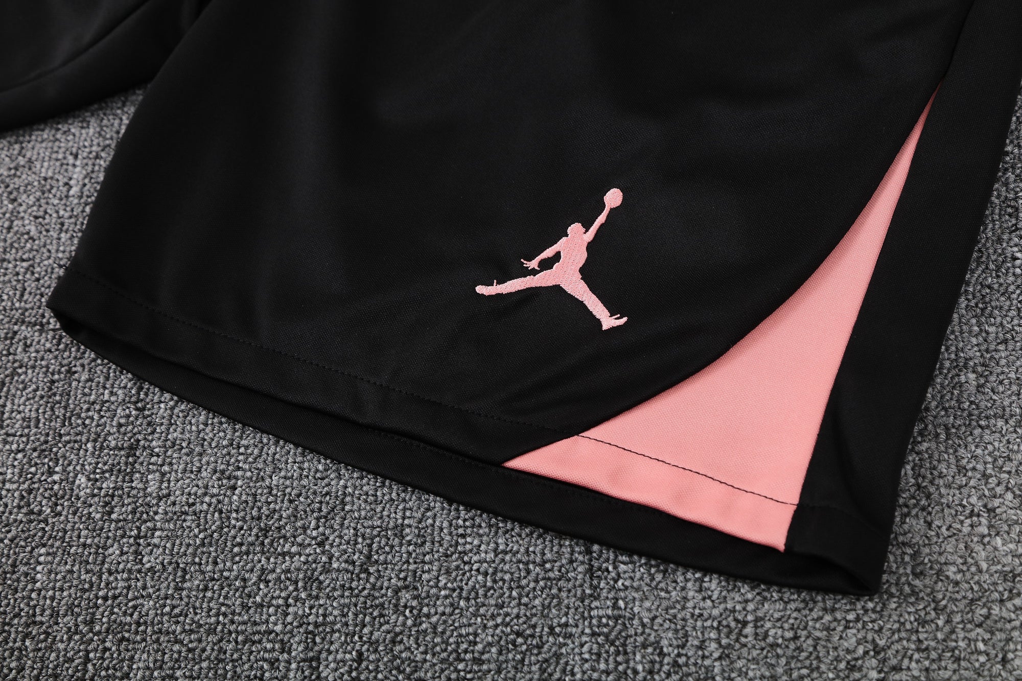 Kit Treino PSG 25/26 - Masculina - Preto com Rosa | Estilo e Performance Jordan