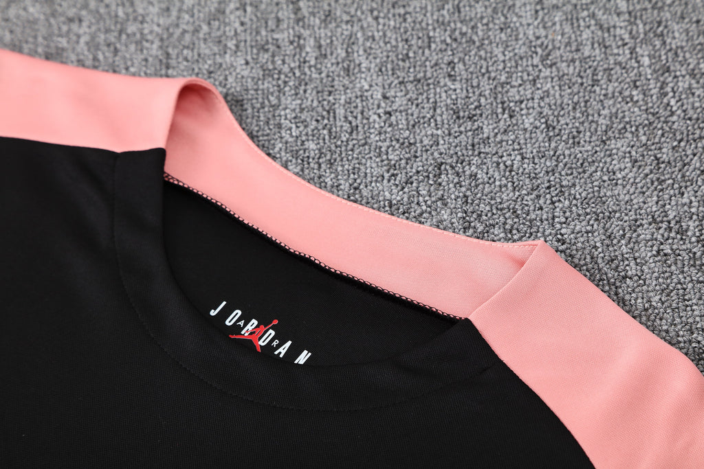 Kit Treino PSG 25/26 - Masculina - Preto com Rosa | Estilo e Performance Jordan