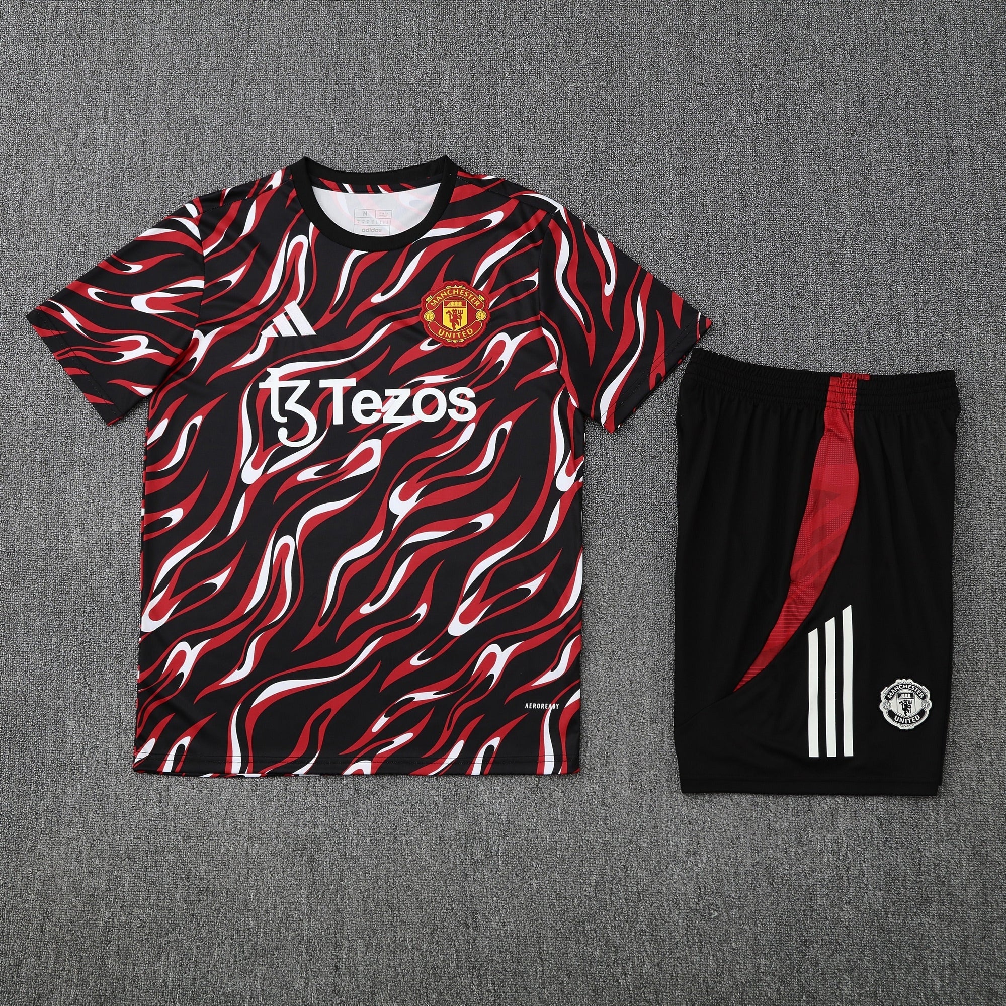 Kit Treino Manchester United 25/26 Masculino - Adidas Vermelho e Preto | Design em Chamas